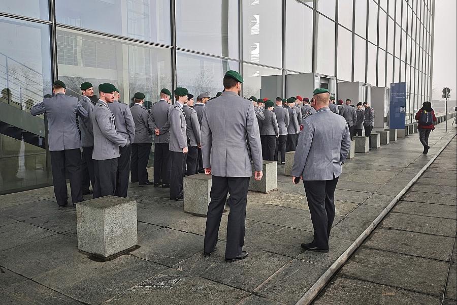 SPD stellt klare Bedingungen für Bundeswehr-Einsatz in der Straße von Hormus