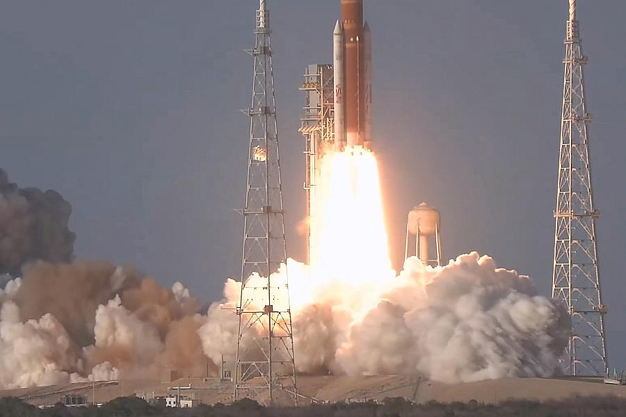 „Artemis 2“-Mission gestartet: Nasa schickt erstmals seit 50 Jahren wieder Crew Richtung Mond