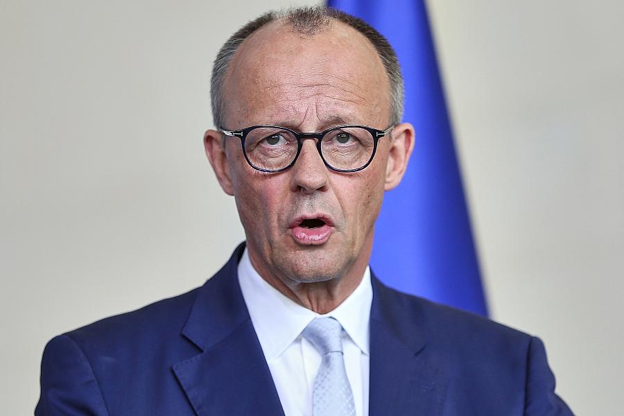 Bundeskanzler Merz telefoniert mit Pakistans Premier Sharif über Iran-Krieg und Waffenstillstandsvermittlung