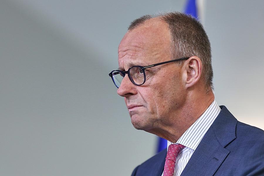 Bundeskanzler Merz fordert Ende des iranischen Atomprogramms und betont Verteidigungsbereitschaft