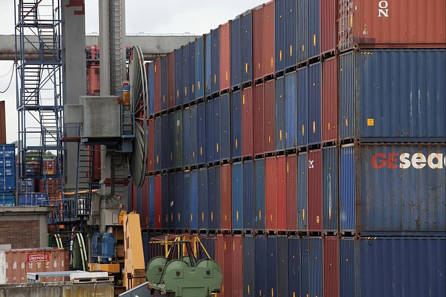 Ifo-Exporterwartungen steigen leicht: Deutsche Exportwirtschaft zeigt Stagnation