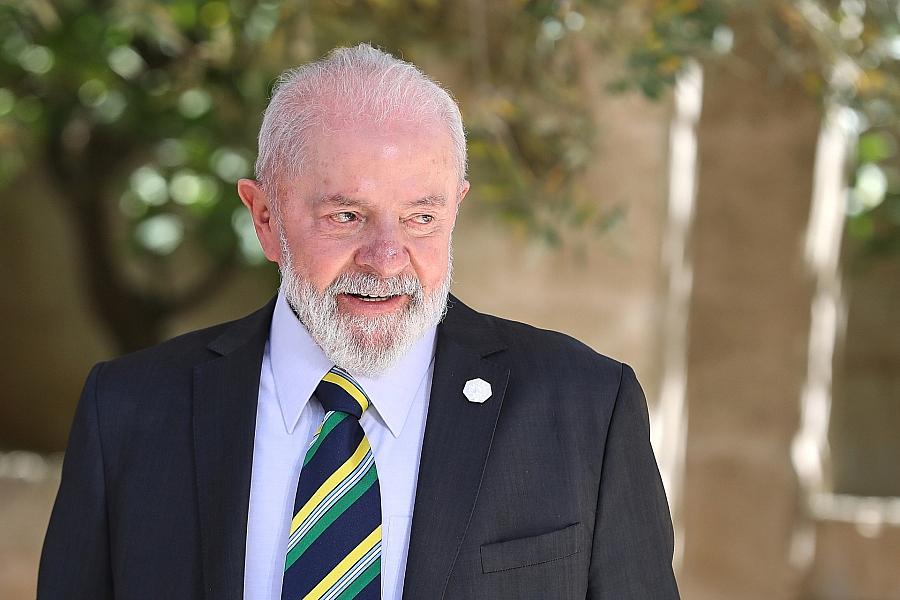 Lula kritisiert US-Politik und fordert ausgeglichene Handelsbeziehungen mit Deutschland