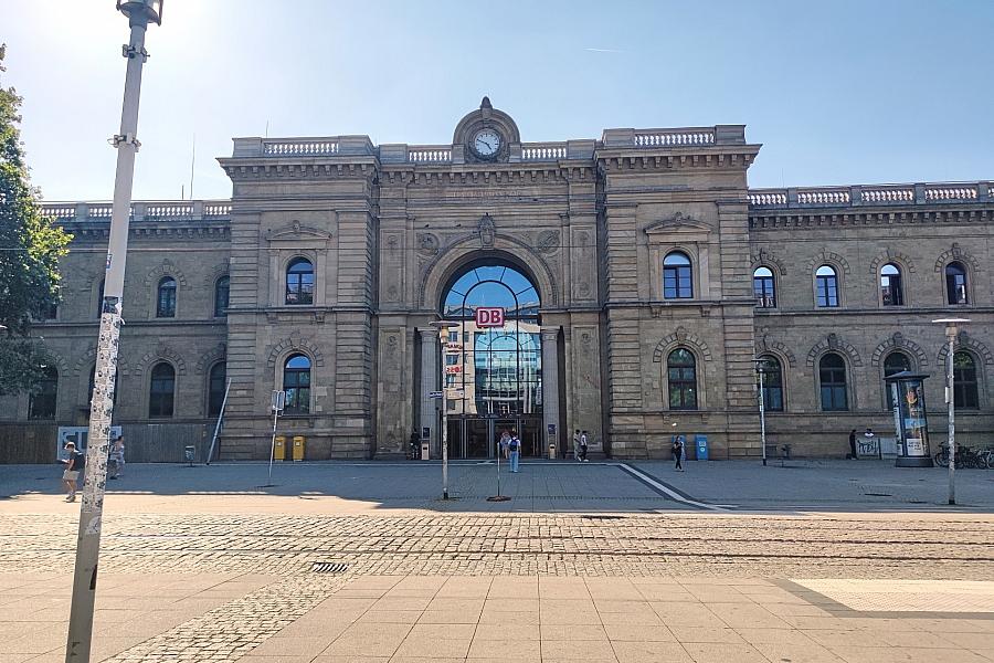 Alkoholisiertes Paar greift Bundespolizisten in Magdeburg an