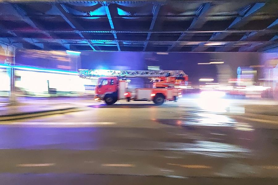 Laubenbrand in Dresden-Friedrichstadt – Mann behindert Feuerwehr