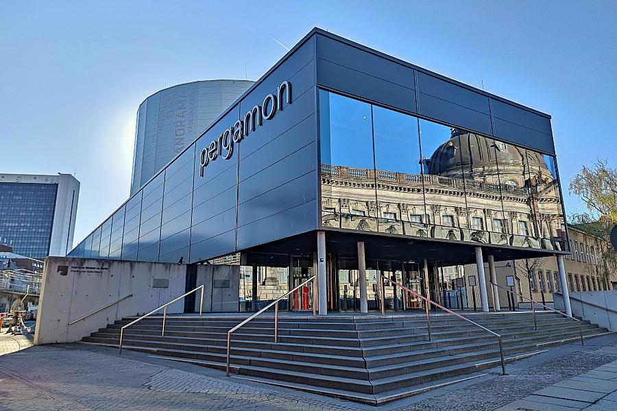 Pergamonmuseum: Teilöffnung 2027 mit Pergamonaltar, doch erneute Schließungen bis 2037 geplant