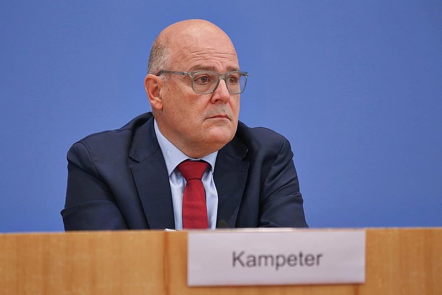 BDA-Hauptgeschäftsführer Kampeter fordert mehr Leistungsbereitschaft und bessere Rahmenbedingungen