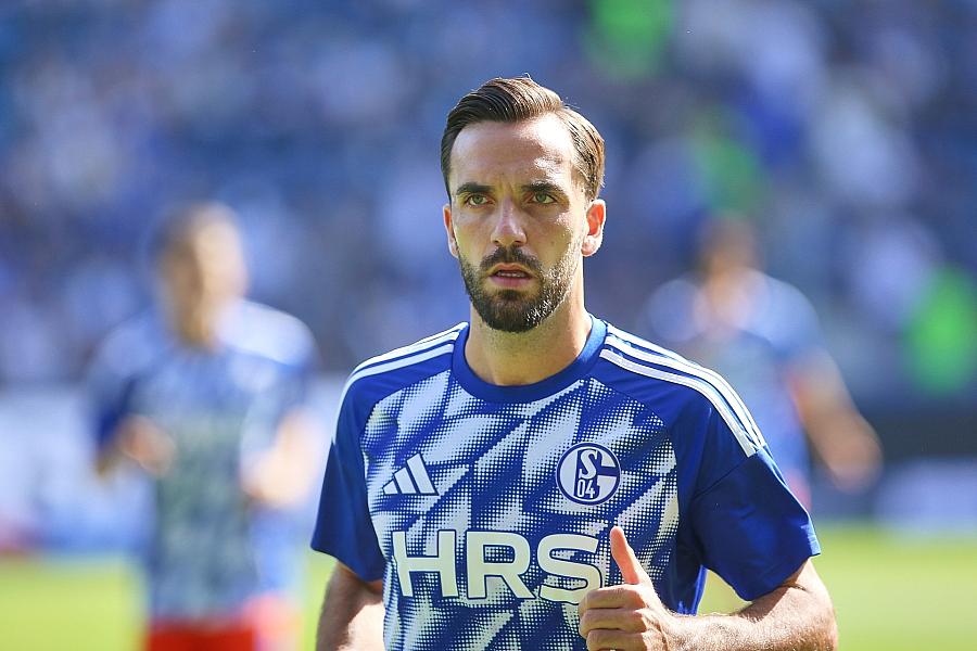 Schalke 04 festigt Tabellenführung mit 4:1-Sieg gegen Preußen Münster