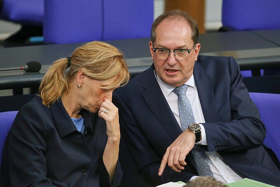 Demokratieförderung: Ministerien setzen Arbeitsgruppe zur Lösung des Streits um Programm „Demokratie leben“ ein