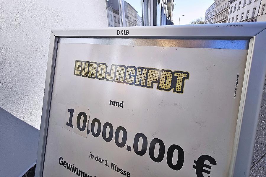 Eurojackpot Zahlen vom Freitag: 16, 31, 35, 43, 44 mit Eurozahlen 2 und 9