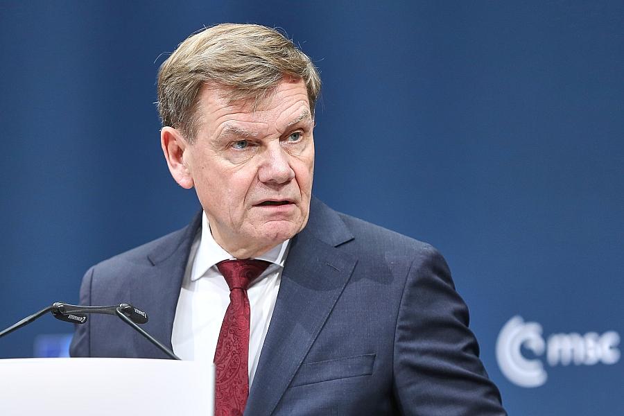 Wadephul drängt auf schnelle Freigabe des 90-Milliarden-Kredits für die Ukraine