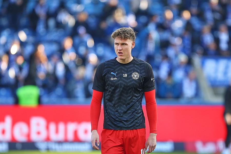 2. Bundesliga: Holstein Kiel siegt in Düsseldorf – Karlsruhe schlägt Bielefeld deutlich
