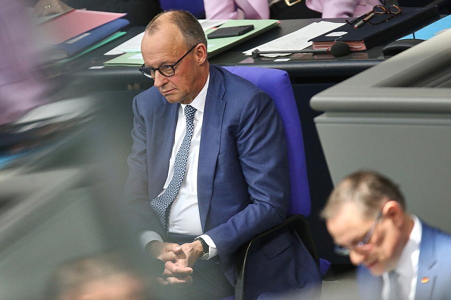 Forsa: AfD weiter klar vor Union