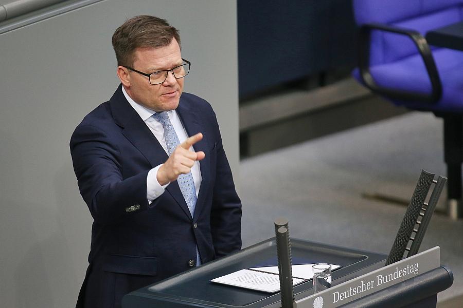Umweltminister Schneider verteidigt CO2-Preis als Grundlage für klimaneutrale Industrie