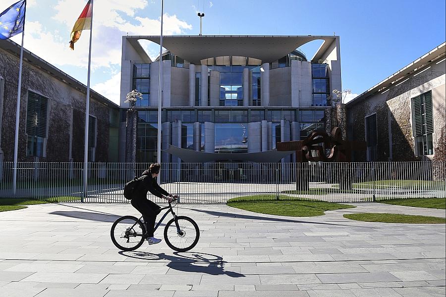 Bundesregierung hält an „Entlastungsprämie“ fest