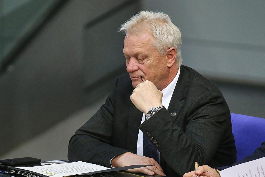 Landwirtschaftsminister Rainer: Tierhaltungskennzeichen für Schweinefleisch ab 2027 – Gastronomie folgt im Juli
