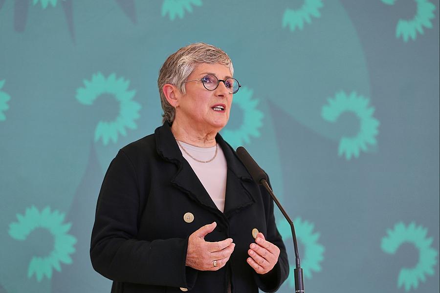 Grünen-Fraktionschefin Haßelmann: Merz ist kein guter „Klempner der Macht“ – Angebot zur Zusammenarbeit bei Sozialstaatsreform