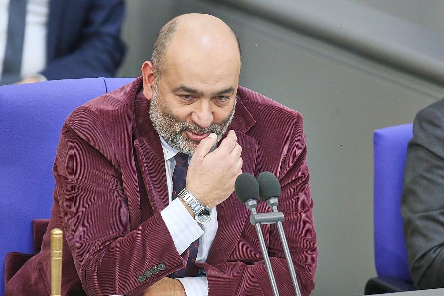 Bundestagsvizepräsident Nouripour: Ohne Cem Özdemir wäre ich heute nicht hier – Wahl zum Ministerpräsidenten ist Zeichen für Integration