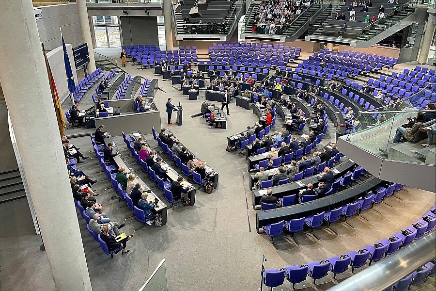 Diätenerhöhung für Bundestagsabgeordnete: Grüne und CDU-Politiker fordern Verzicht in der Krise