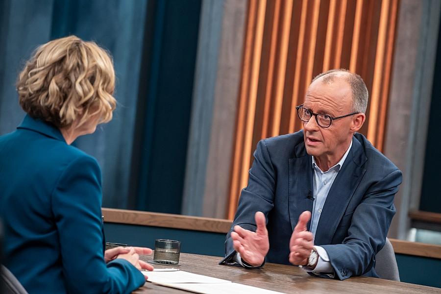 Merz räumt Kommunikationsprobleme bei Rente ein und bekräftigt Basisabsicherungs-These