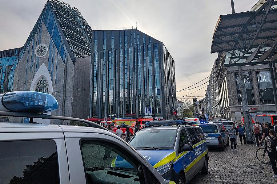Amokfahrt in Leipzig: Zwei Tote und mehrere Schwerverletzte in der Innenstadt