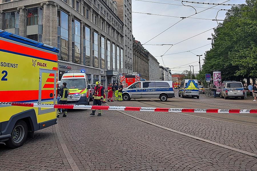 Polizei: 33-jähriger Deutscher fuhr in Leipzig in Menschenmenge