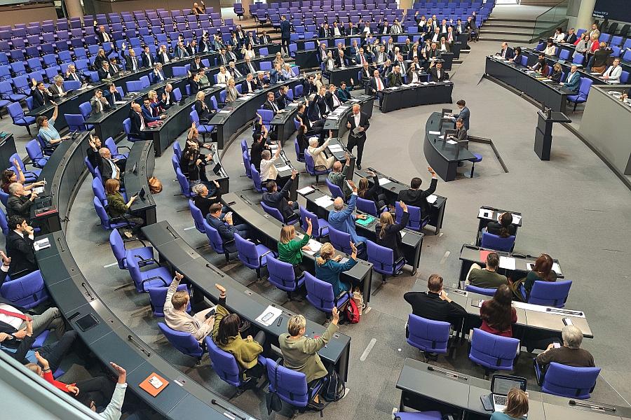 Grüne bringen eigenes Gesetz zur Aussetzung der Diätenerhöhung ein