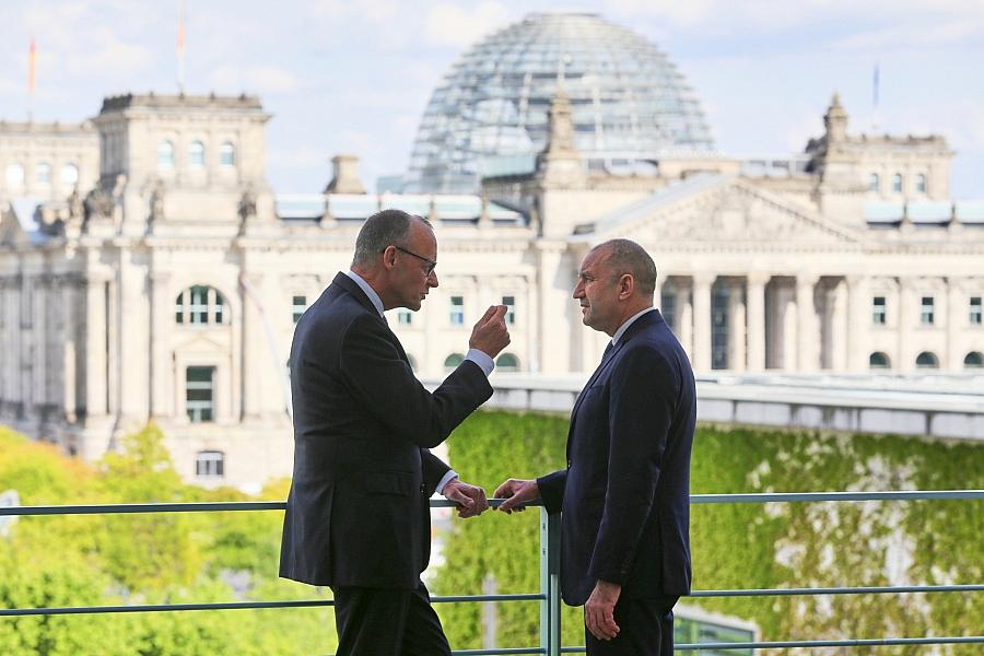 Merz lobt Bulgariens Ukraine-Kurs unter neuem Premier Radew
