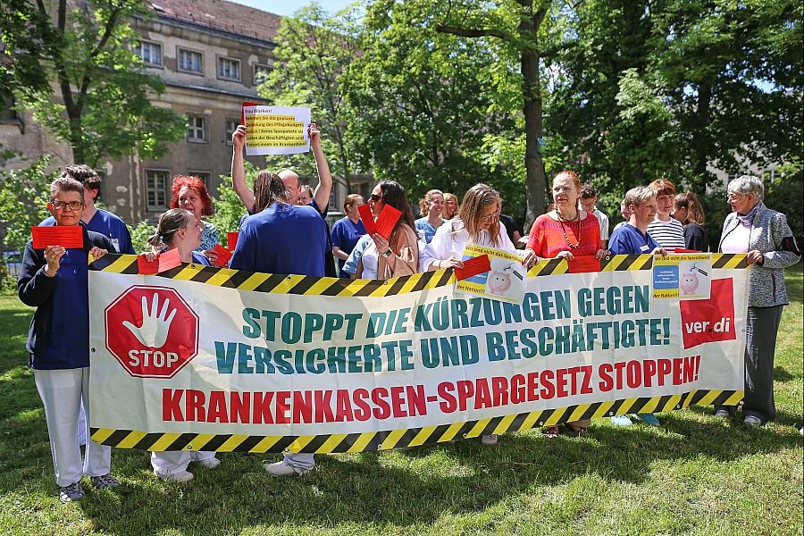 Grünen-Chef Banaszak kritisiert Kanzler Merz scharf: „Absolutes Versagen“ vor Treffen der Sozialpartner im Kanzleramt