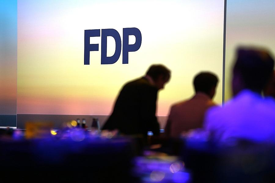 FDP vor Parteitag in Umfrage abgestürzt: Liberale nur noch bei drei Prozent