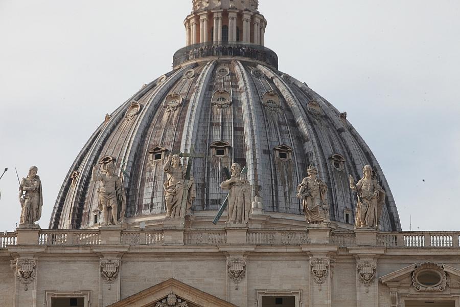 Nach Papst-Leo-Enzyklika: Sozialethiker Nass und Linken-Politikerin fordern strengere KI-Regeln und menschliche Kontrolle