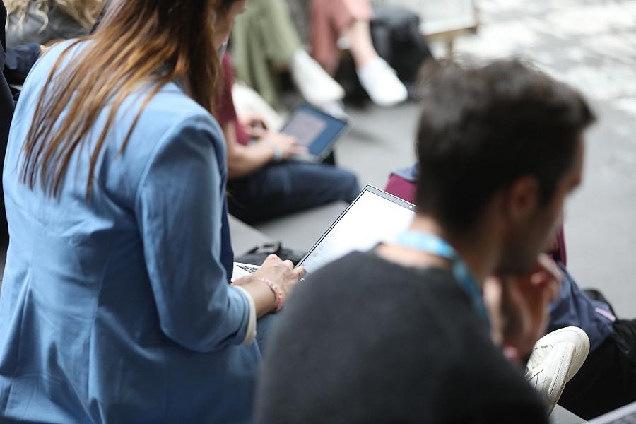 Deutscher Dienstleistungssektor steigert Umsatz im Februar 2026 um 0,3 Prozent