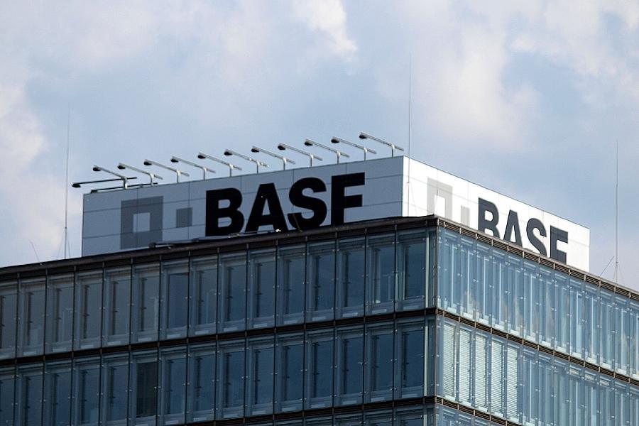BASF-Sparprogramm „Core Shift“: Konzernchef Kamieth kündigt Stellenabbau und Kostensenkung um 20 Prozent bis 2029 an