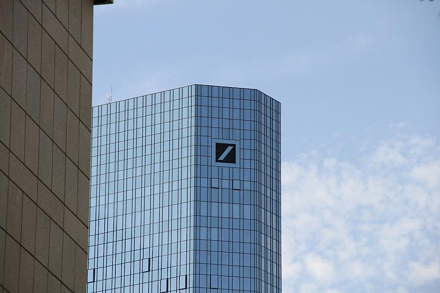 Deutsche Bank: Großaktionär Union Investment will gegen geplante Aufsichtsratsvergütung stimmen
