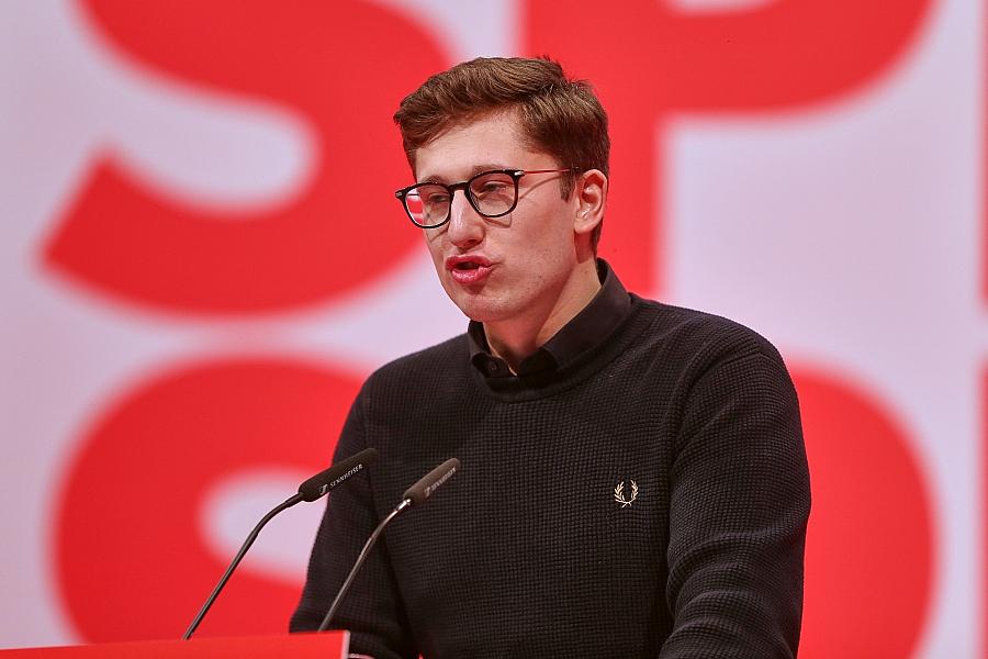 Juso-Chef Türmer kritisiert Merz-Vorstoß zur Arbeitszeit: „Er sieht die Erschöpfung nicht, er verschärft sie“