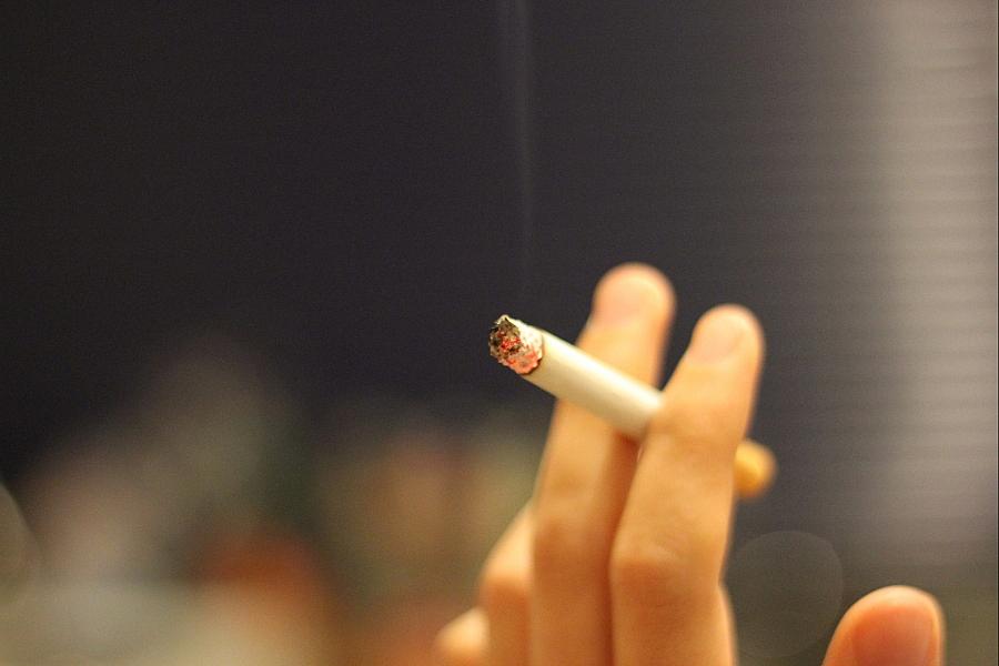 Studie zeigt: Immer mehr Jugendliche rauchen und vapen – Drogenbeauftragter fordert strengere Regeln