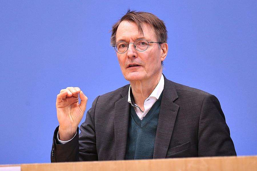 Lauterbach: Deutschland sollte weitere Ebola-Patienten aus den USA aufnehmen