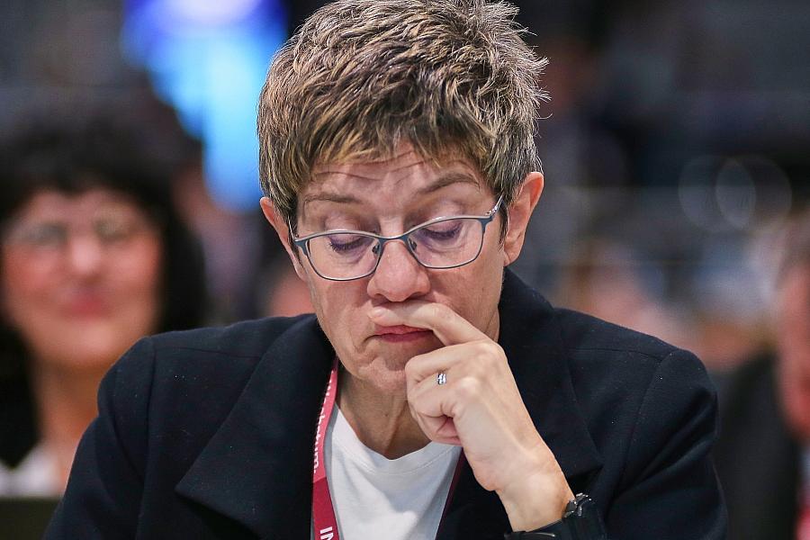 Kramp-Karrenbauer vergleicht CDU mit FC Bayern