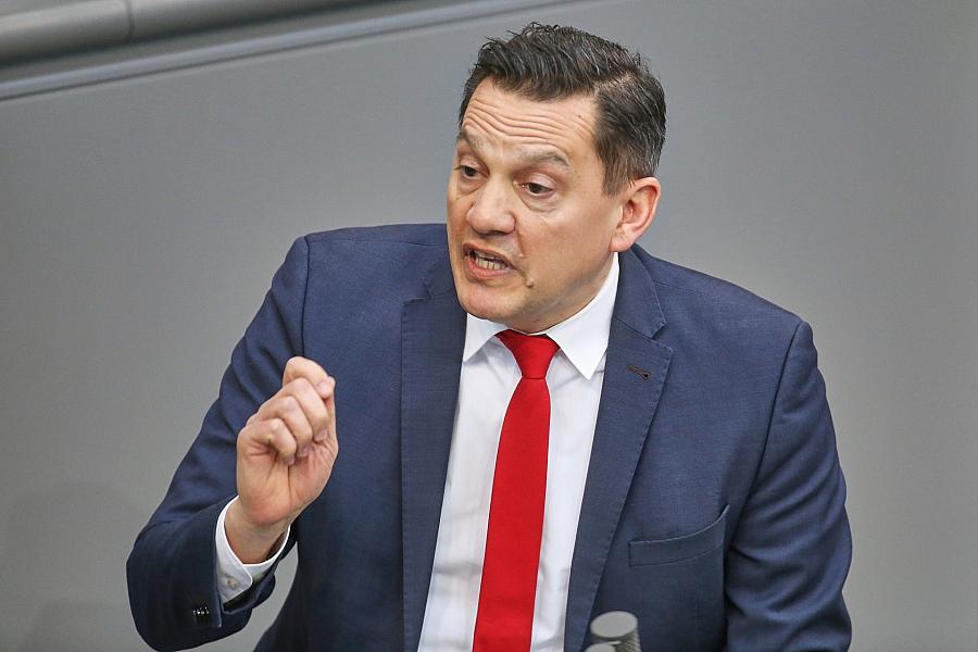 SPD und Bildungsministerium reagieren zurückhaltend auf Vorstoß zur Einschränkung von Selbstbestimmungsgesetz