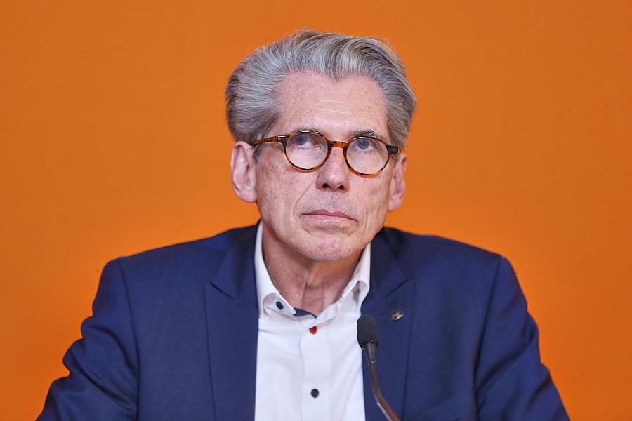 DAK-Chef Andreas Storm: Pflegereform muss zurückgestellt und grundlegend überarbeitet werden