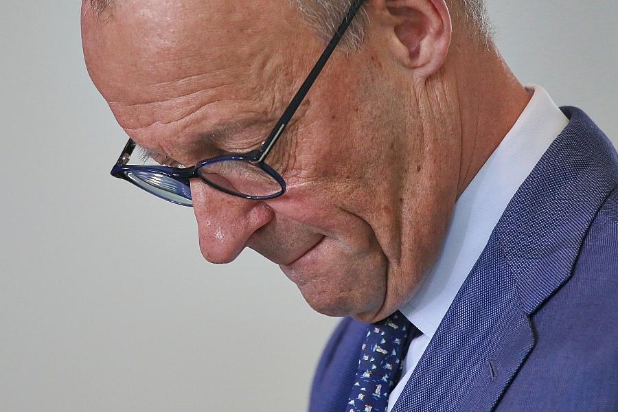 Kanzler Merz besucht sieben Jahre nach Mord die Familie des ermordeten Kasseler Regierungspräsidenten Walter Lübcke