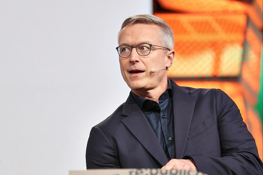 Digitalminister Wildberger fordert europäisches KI-Modell und mehr Rechenleistung für Deutschland