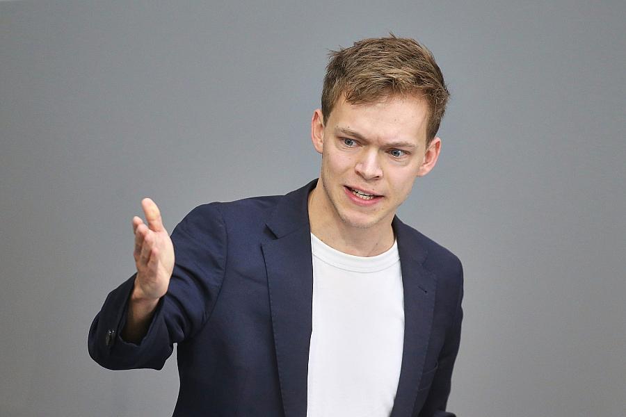 Gruppe jüngerer Grünen-Abgeordneter stellt sich gegen Rente ab 70