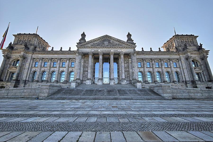 Bundestags-Planspiel „Jugend und Parlament“: Teilnehmer wegen White-Power-Zeichens ausgeschlossen