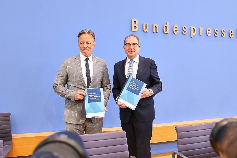 Reichsbürger-Straftaten 2025 um ein Drittel gesunken – Dobrindt und BKA sehen Erfolg der Maßnahmen