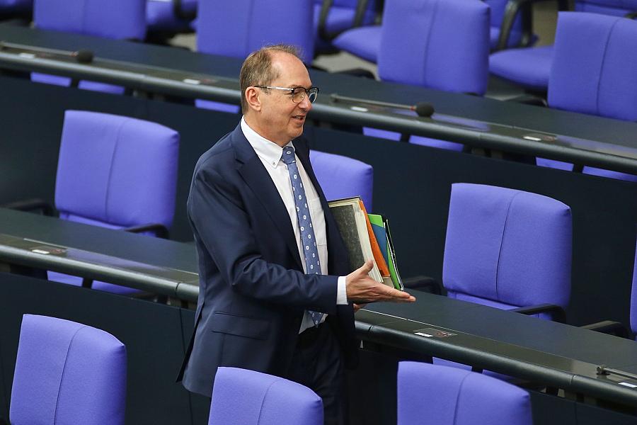 GEAS-Start: Dobrindt sieht „neue Phase“ der europäischen Migrationspolitik