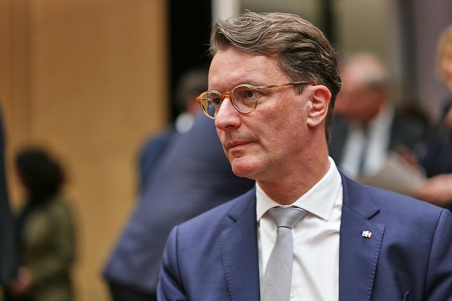 Infratest: CDU verliert in NRW weiter, AfD zieht mit SPD gleich