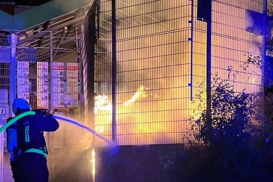 Polizei ermittelt nach Brand an Baumarkt in Haldensleben