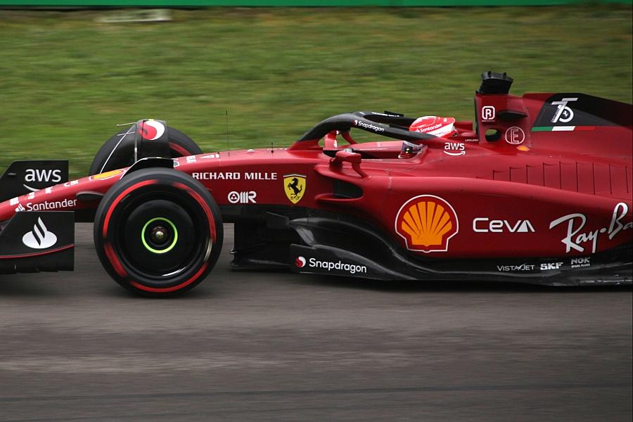 Charles Leclerc verlängert Vertrag bei Ferrari in der Formel 1
