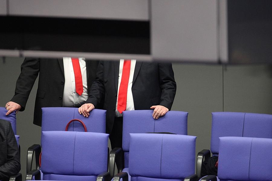 Bundestag: Über 10,6 Millionen Euro Nebeneinkünfte – mehr als jeder dritte Abgeordnete betroffen