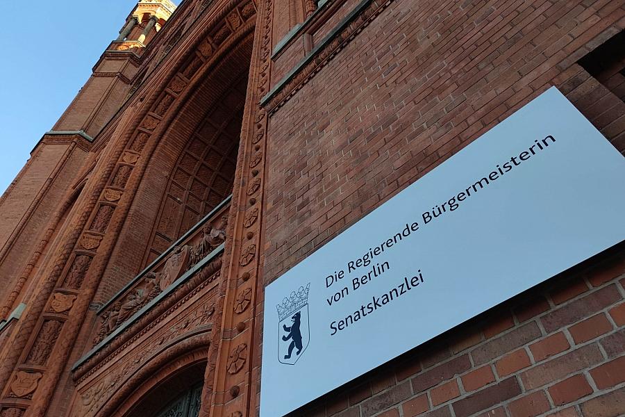 Karl-Marx-Allee: Tausende Mieter in Berlin haben unbekannte Schutzrechte – Senat hält sie für gültig